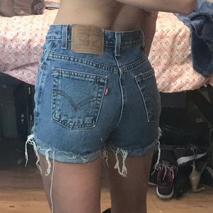 Vintage Levi cutoff mom shorts